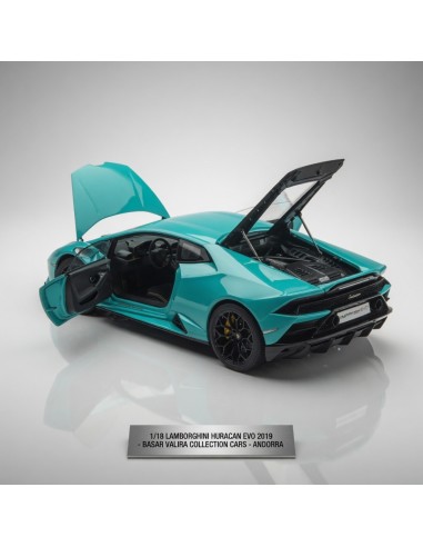Lamborghini Huracán EVO azul claro 2019 1/18 AUTOart