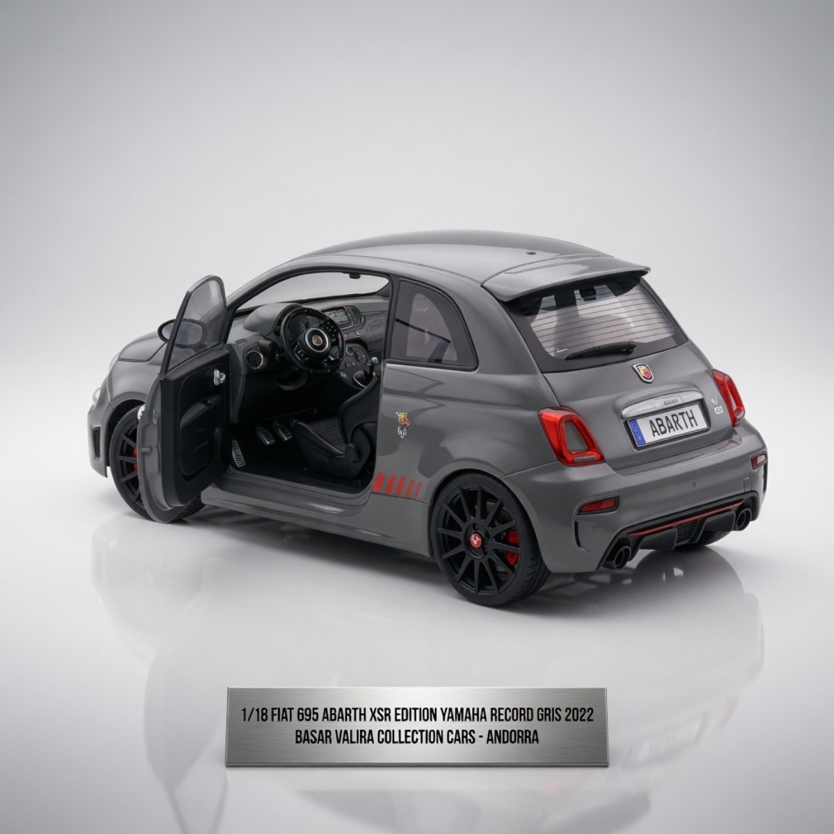 Fiat 695 Abarth XSR Edition Yamaha grey 1/18 Solido