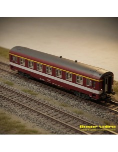 REE Modèles NW332 - UIC A9 SNCF Era IV N Scale Coach | Basar Valira Trens